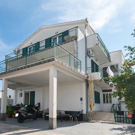 Apartments Polly Primošten المظهر الخارجي الصورة