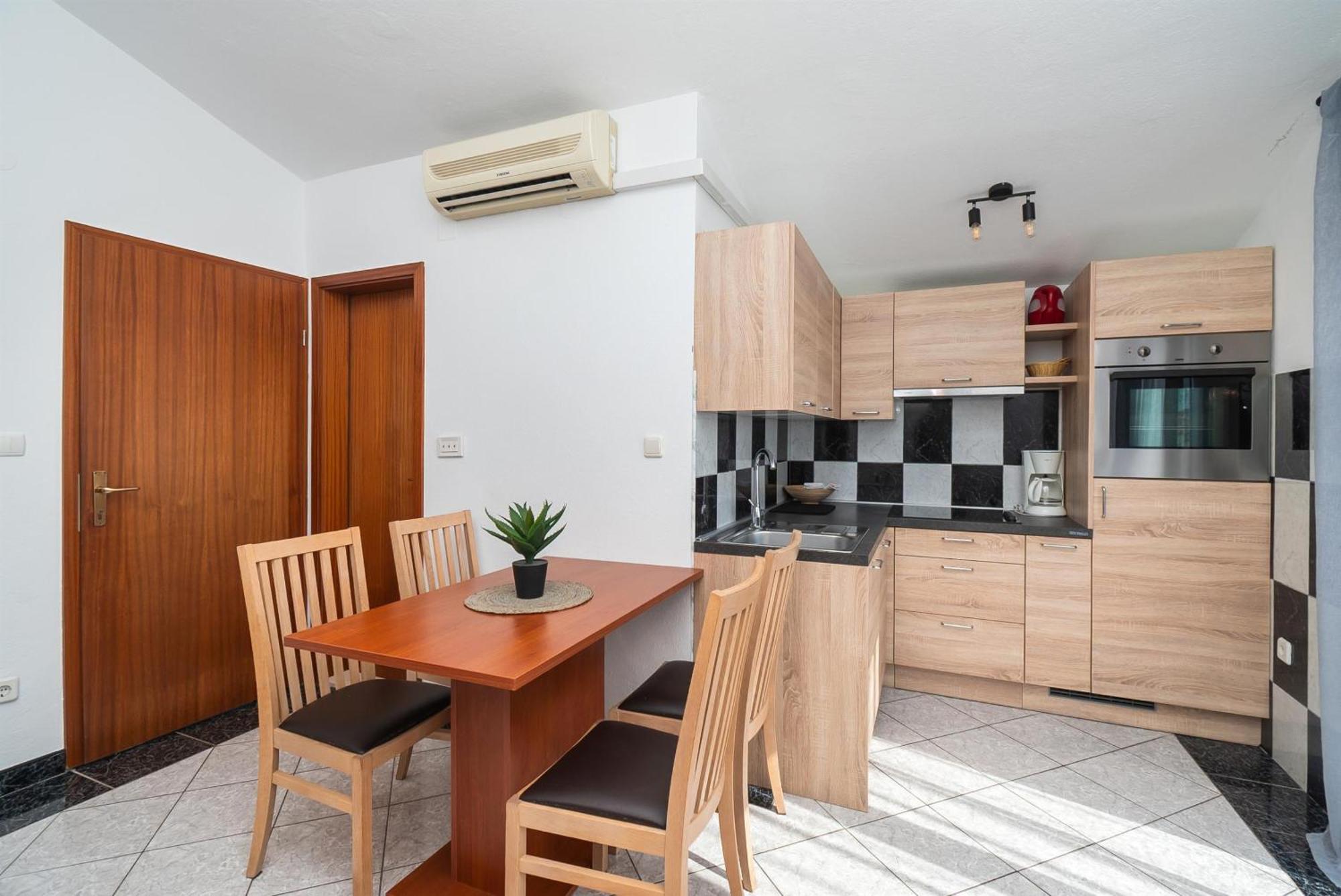 Apartments Polly Primošten المظهر الخارجي الصورة