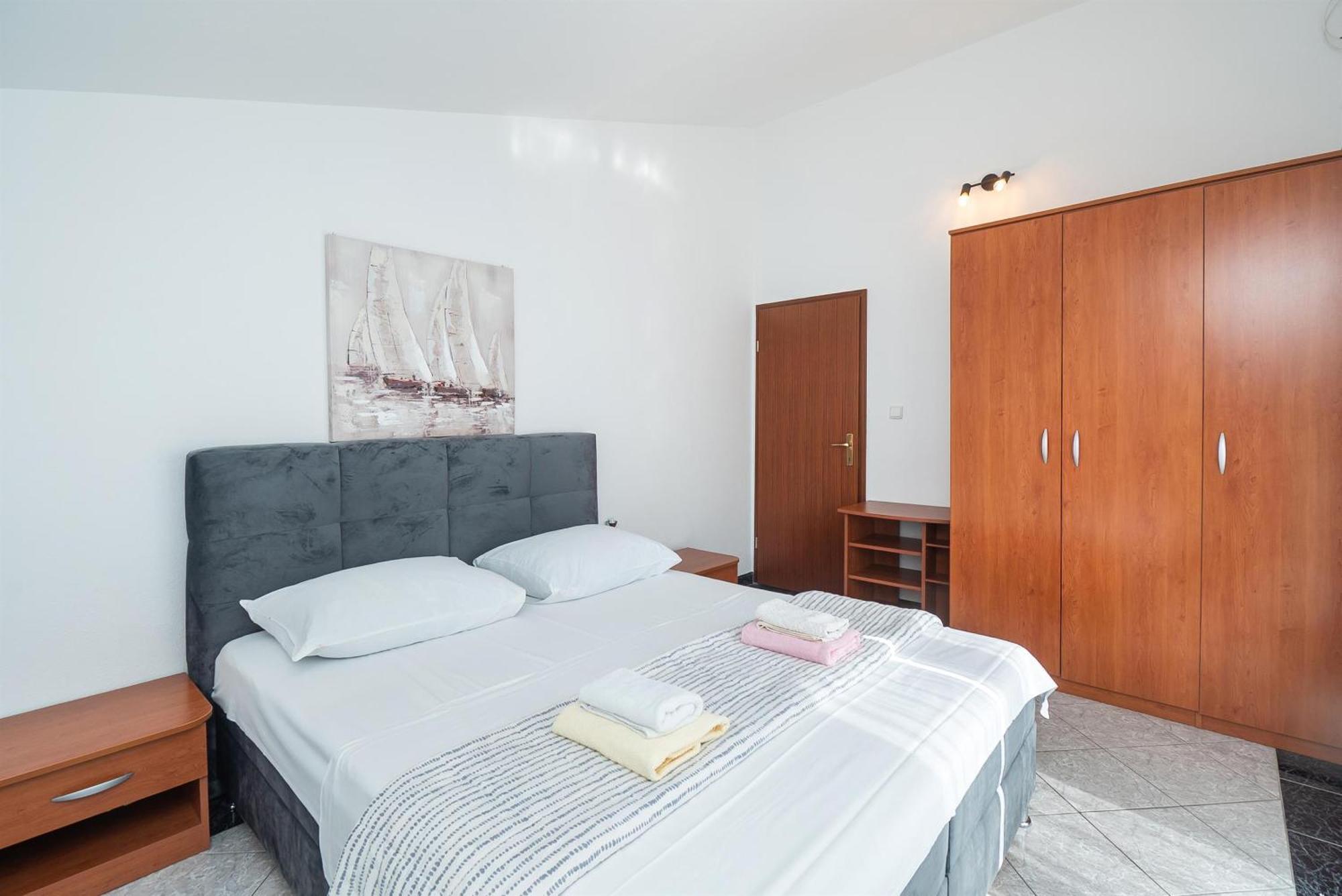 Apartments Polly Primošten المظهر الخارجي الصورة