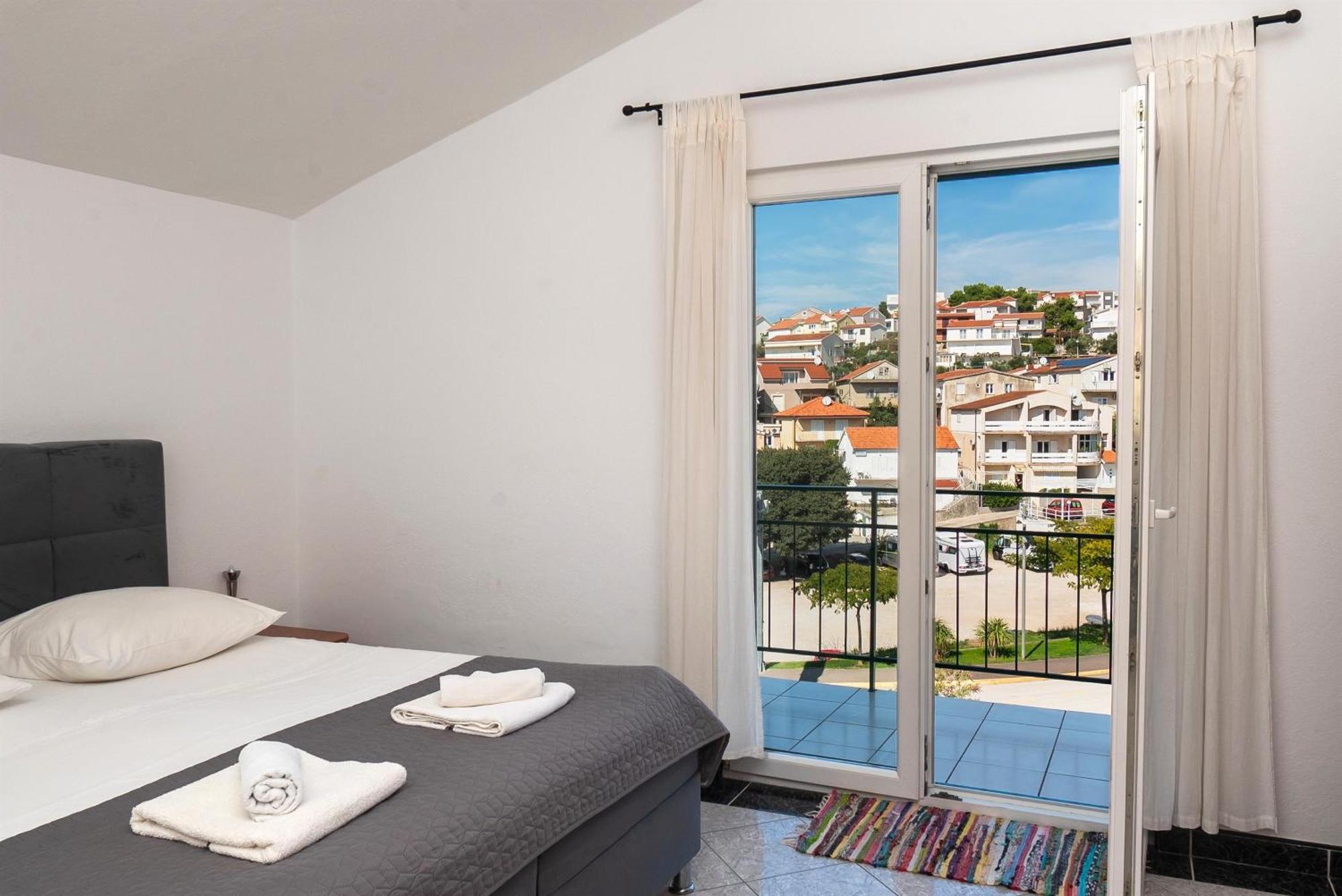 Apartments Polly Primošten المظهر الخارجي الصورة